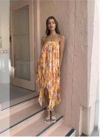 Larissa M Profile Image