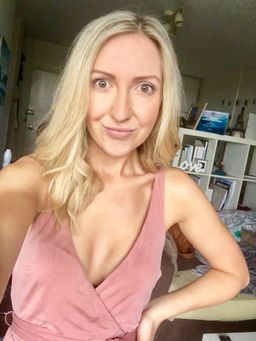Chloe James