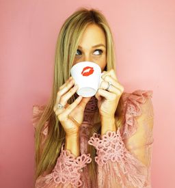 Julia Tink avatar