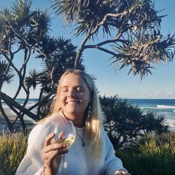 Grace Oxnam avatar