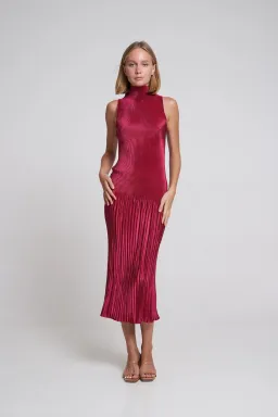 L'idee Soiree Moss Gown Ruby Size 10 for rent on The Volte - image 1