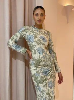 Sir the Label Maev Gown in Florence Print Size 1 / AU 8 for rent on The Volte - image 2