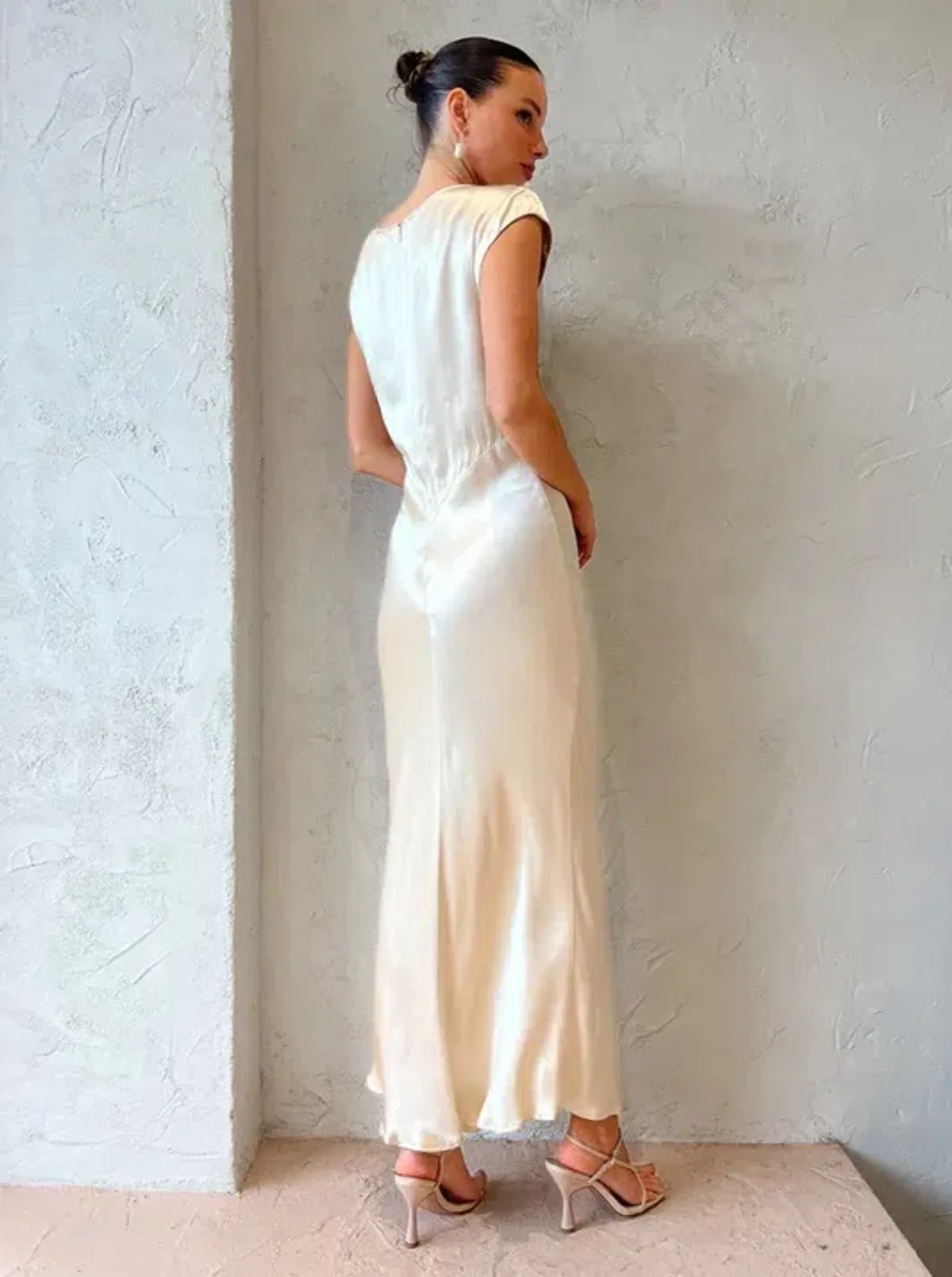 Bec & Bridge Indi V Maxi Dress In Vanilla Cream Size AU 10 - Image 2