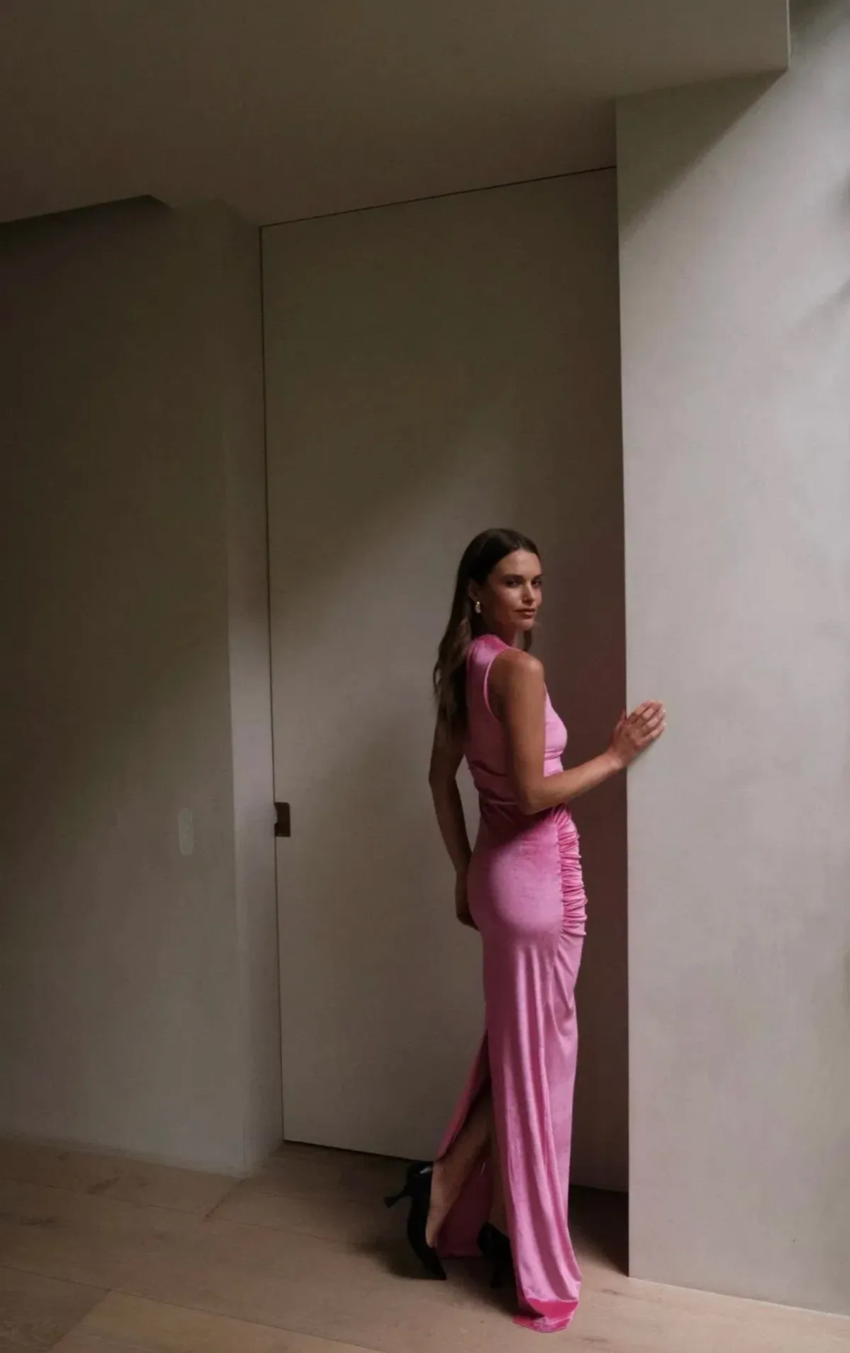 With Harper Lu Ruched Velour Maxi Dress Fuchsia Size M / AU 10 - Image 9