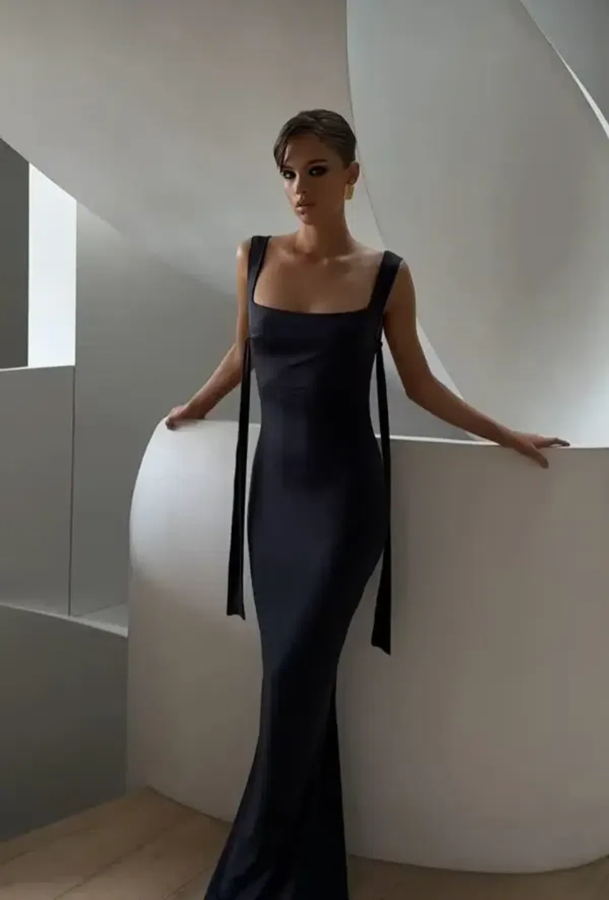 Effie Kats Helena Gown Black Size S / AU 8 - Image 4