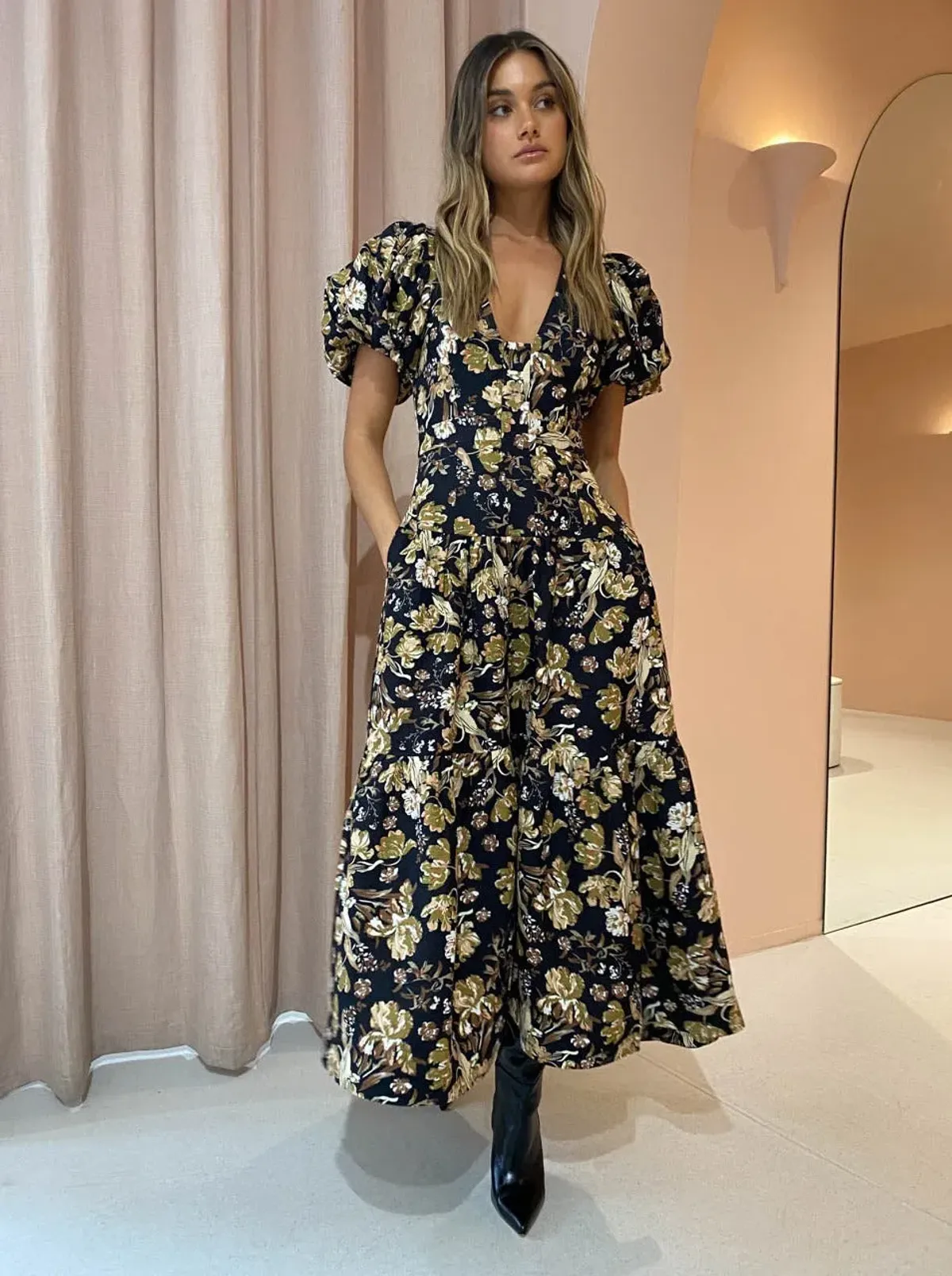 Shona Joy Palermo Plunged Short Sleeve Midi Dress Floral Size AU 8 - Image 1