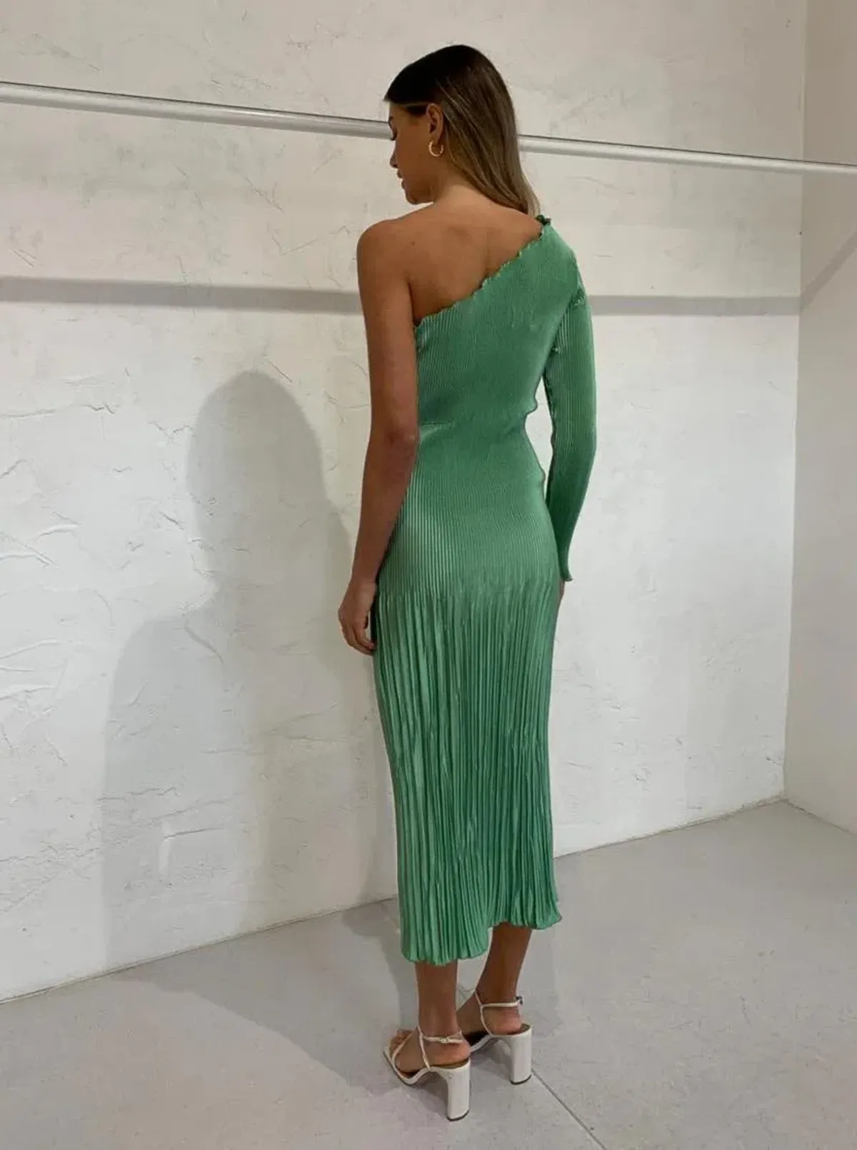 L'idée Soirée One Shoulder Sleeve Gown Green Size 8 - Image 3