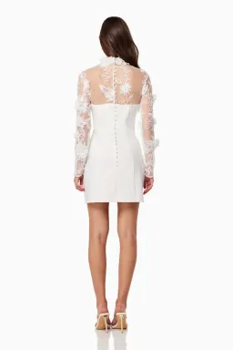 Elliatt Damaris Mini Dress in White Size Small / AU 8 for rent on The Volte - image 3