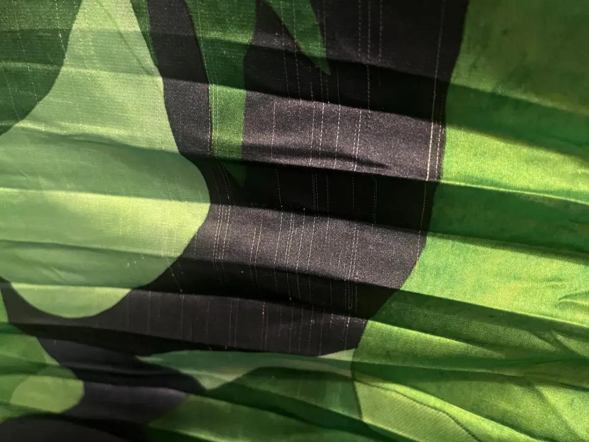 L’idée De Luxe Gown Capri Green Size 14 - in well loved condition, price reduced. - Image 5