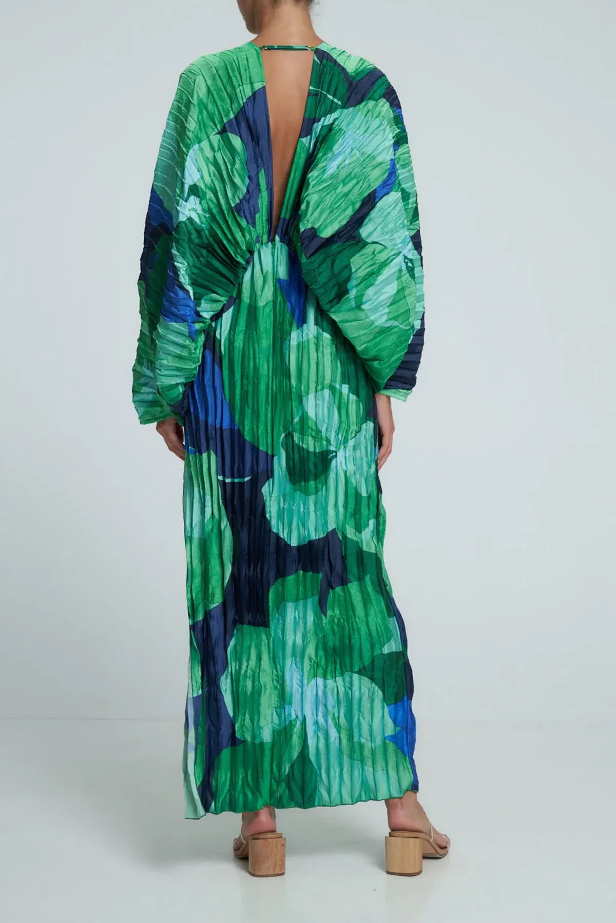 L’idée De Luxe Gown Capri Green Size 14 - in well loved condition, price reduced. - Image 2
