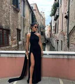 Effie Kats Venezia Gown Black Size XS / AU 6 for rent on The Volte - image 1