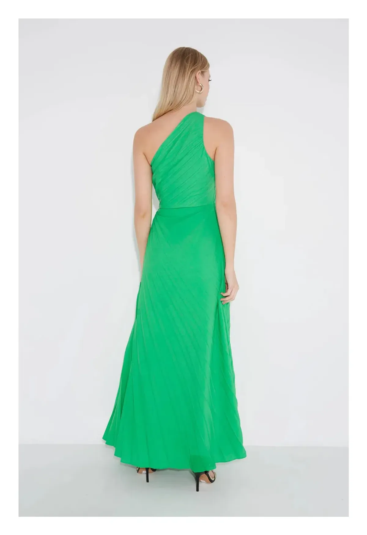 Sonya Moda Azalea Gown In Barcelona Green Size 6 - Image 2