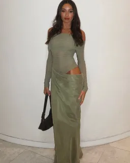 Benni Yasmin Off Shoulder Maxi Dress Pistachio Green Size 10 for rent on The Volte - image 7