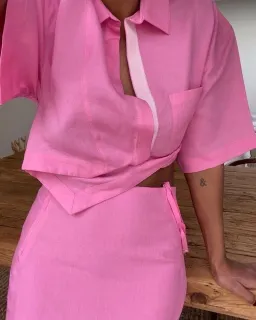 Jacquemus Capri Asymmetric Cropped Twisted Linen Shirt / Cutout Draped Linen Mini Skirt In Pink Size 6 for rent on The Volte - image 3