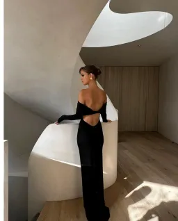 Effie Kats Gwen Gown in Black Size XS/Au 6   for rent on The Volte - image 2