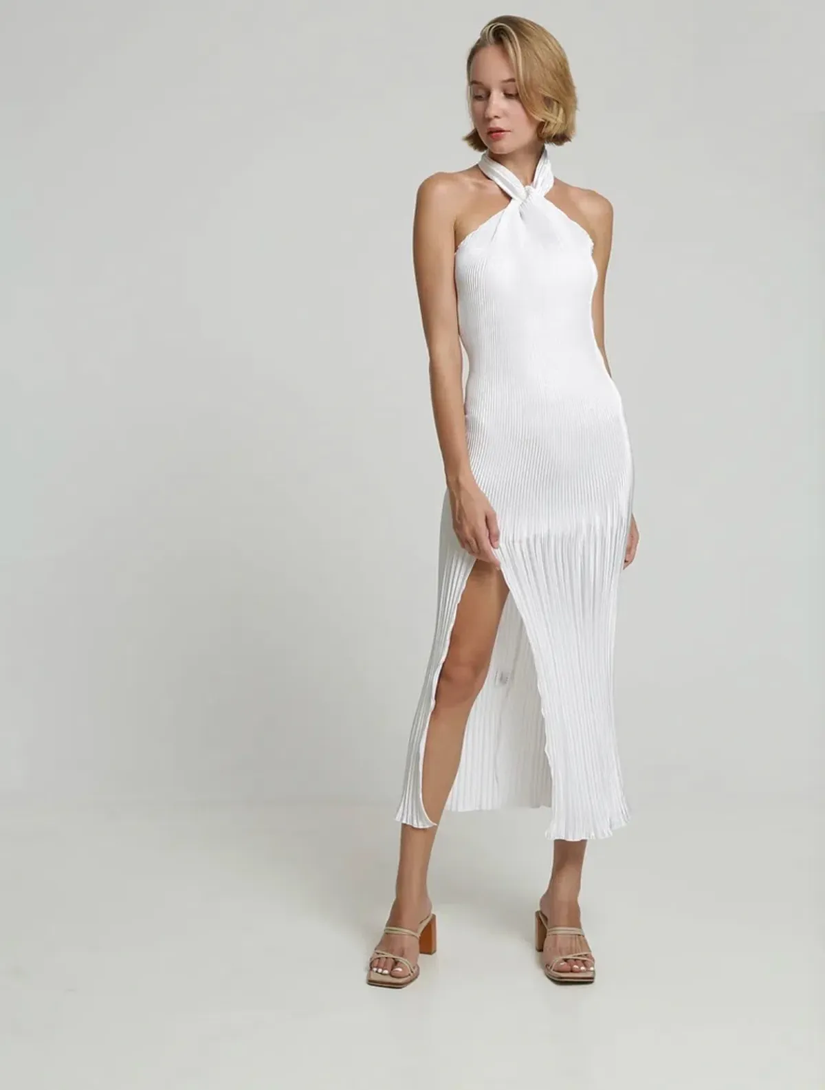 L'Idee Soirée Pleated Halter Gown White Size 6 - Image 2