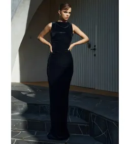Effie Kats Verona Gown Black Velvet Size AU 6 for rent on The Volte - image 1