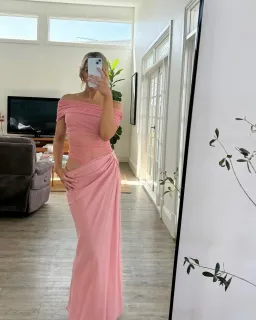 Benni Nico Off Shoulder Maxi Dress Candy Pink Size XS / AU 6 for rent on The Volte - image 6