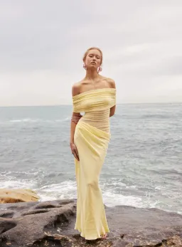 Benni Nico Off Shoulder Midi Dress Yellow Size 12 for rent on The Volte - image 5