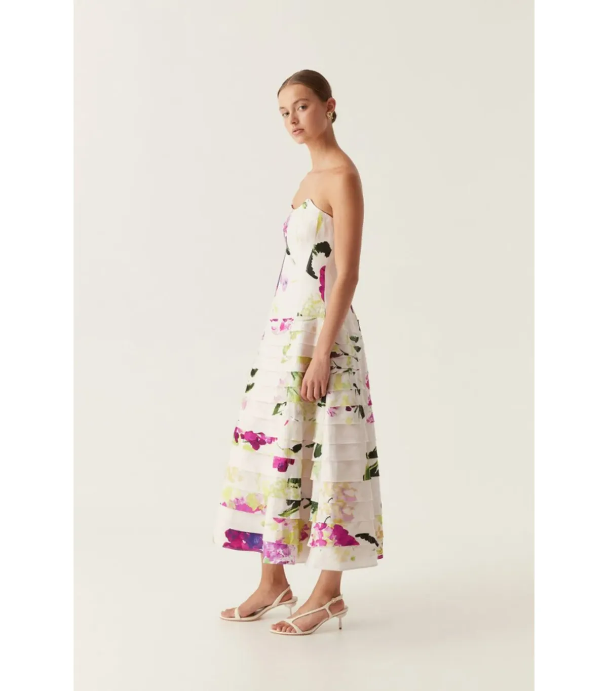 Aje Victoria Gown in Wild Hydrangea Size AU 8 - Image 3