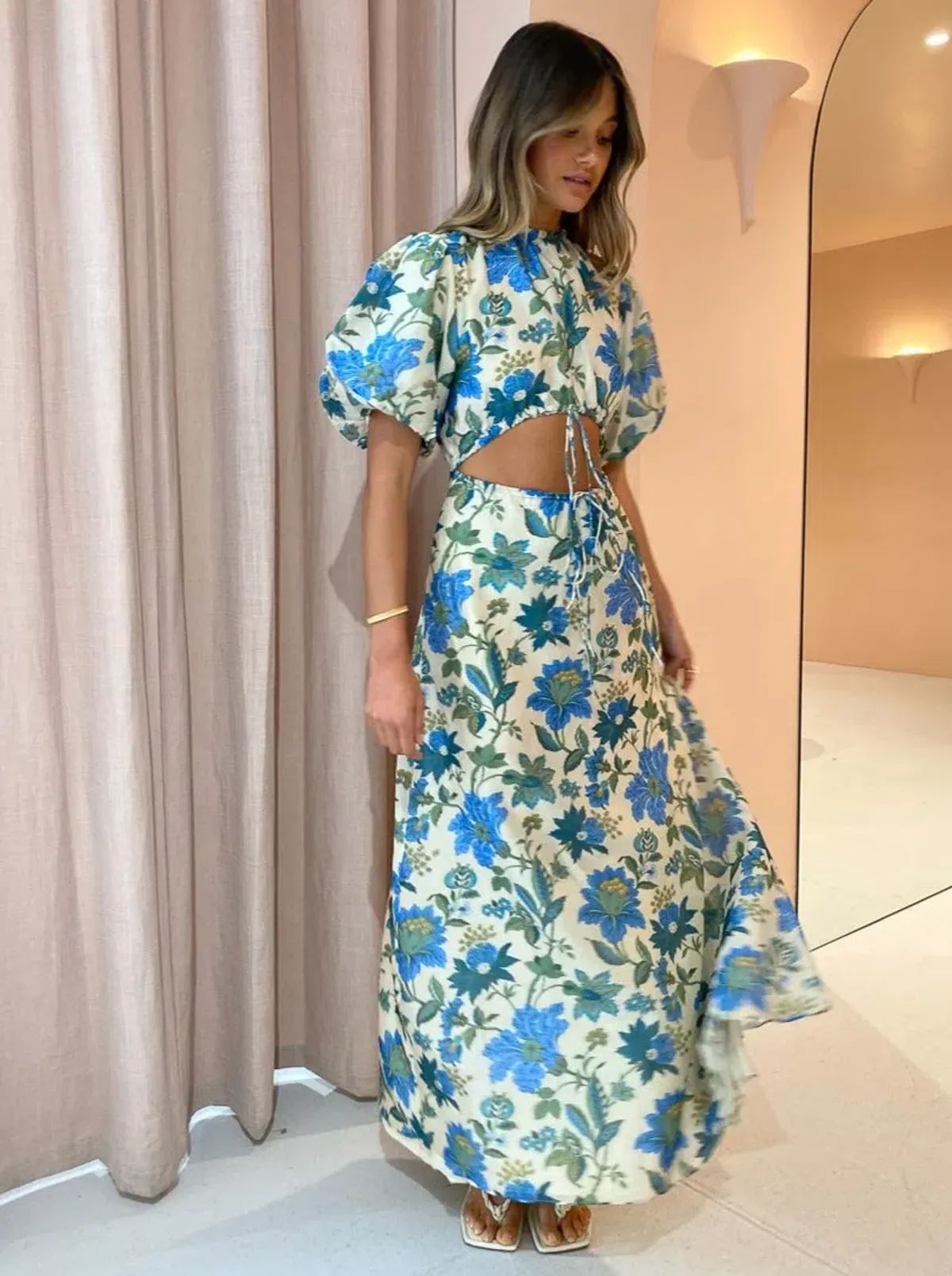 Sir the Label Celia Puff Sleeve Midi Dress in Blue Floral Alexandre Print Size 0 (AU 6) - Image 2
