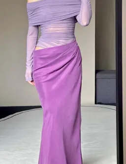 Benni Yasmin Off Shoulder Maxi Dress in Vintage Orchid Purple Size 6 for rent on The Volte - image 4