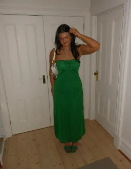 Oseree Lumiere Empire Maxi Dress in Emerald Green Size 10 for rent on The Volte - image 4