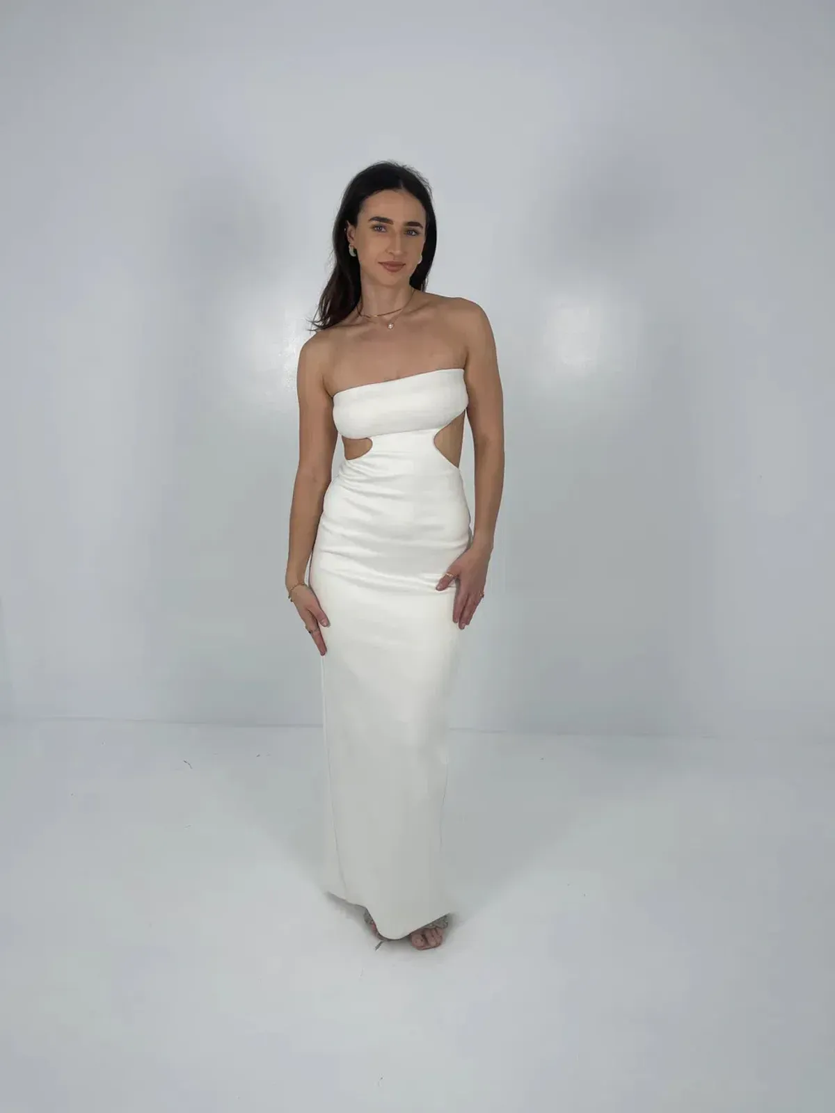 Natalie Rolt White Carmen Gown Size 8 - Image 1