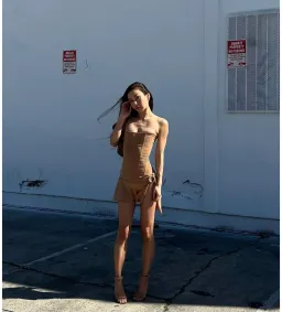 Are You Am I Nude Sunniva Set Size AU 6 to 8 for rent on The Volte - image 2