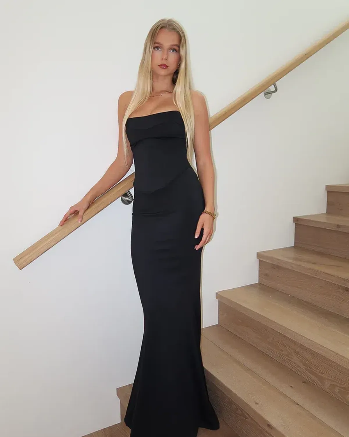 HNTR The Label Louie Gown Black Size AU 6 - Image 1