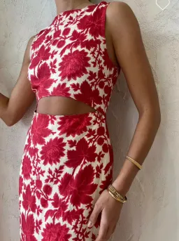 Sir the Label Cinta Cut Out Midi Dress in Valentina Floral Print Size 8 for rent on The Volte - image 2