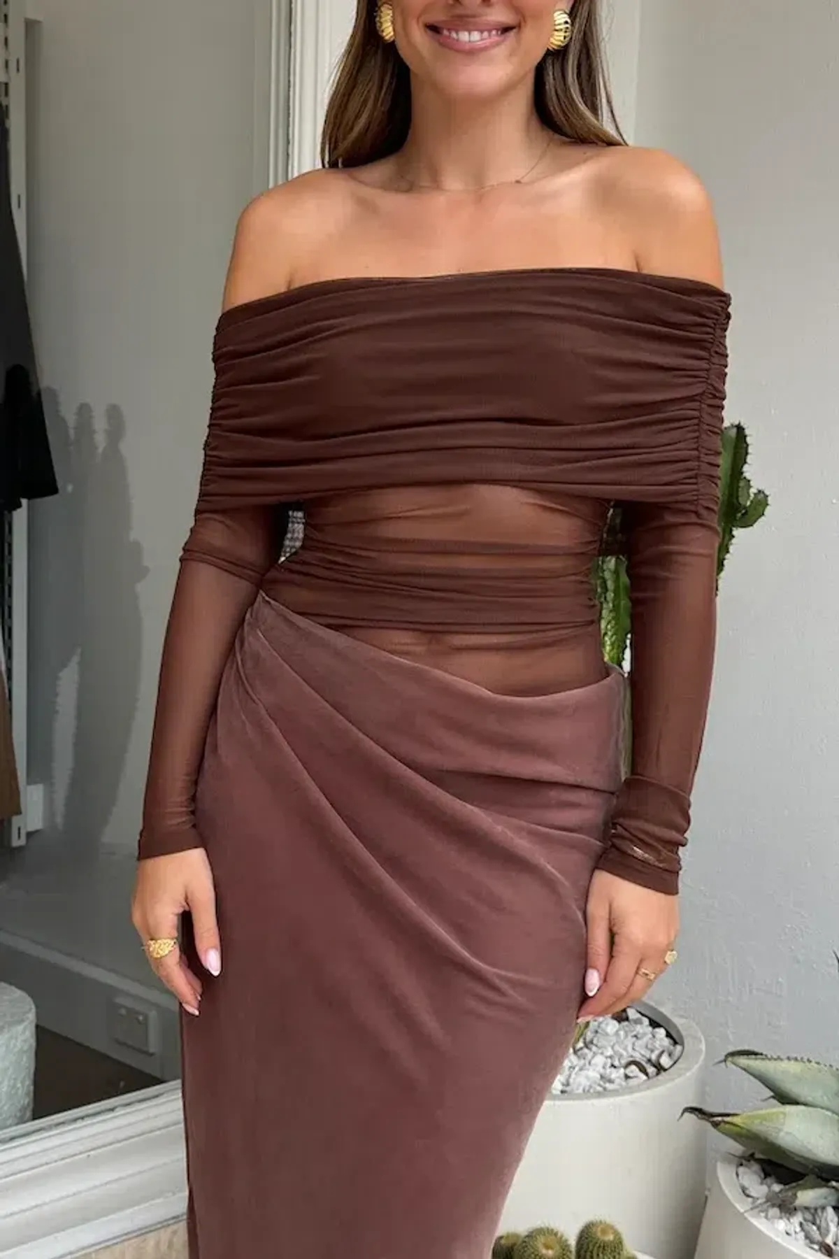 Benni Yasmin Off Shoulder Maxi Chocolate Size AU 4 - Image 2