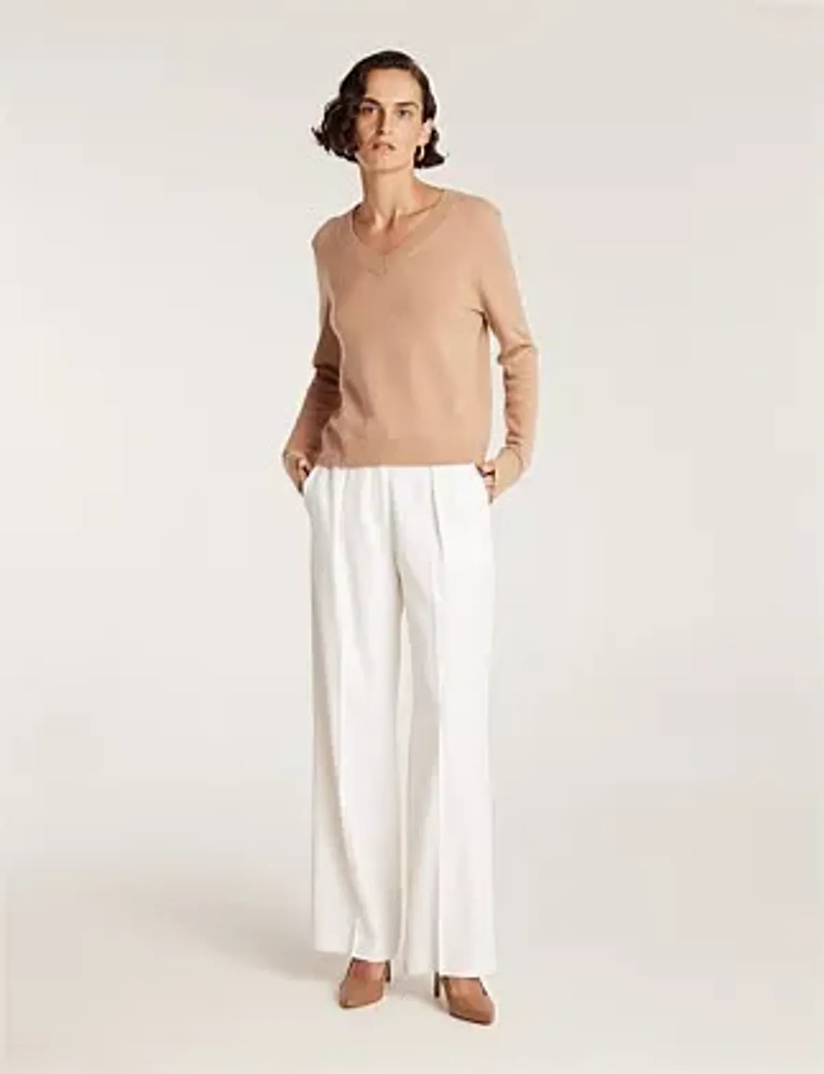 Perri Cutten Cashwool V Neck Jumper Chestnut Size 16/L - Image 1
