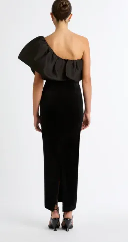Sheike Moonlight Gown Black Size 18 for rent on The Volte - image 4