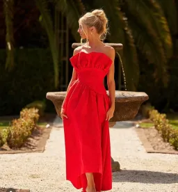 Elliatt Laurel Sleeveless Maxi Dress Red Size 8 for rent on The Volte - image 4