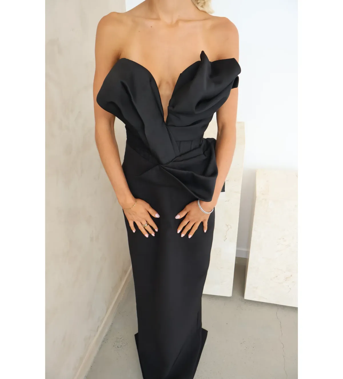 Eliya The Label Auri Gown in Black Size M/AU10 - Image 2