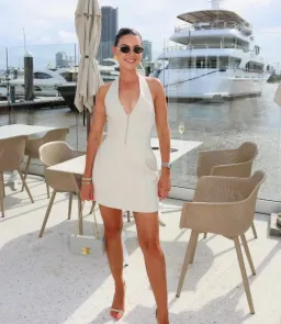 Camilla & Marc Petra Mini White size 6 for rent on The Volte - image 1