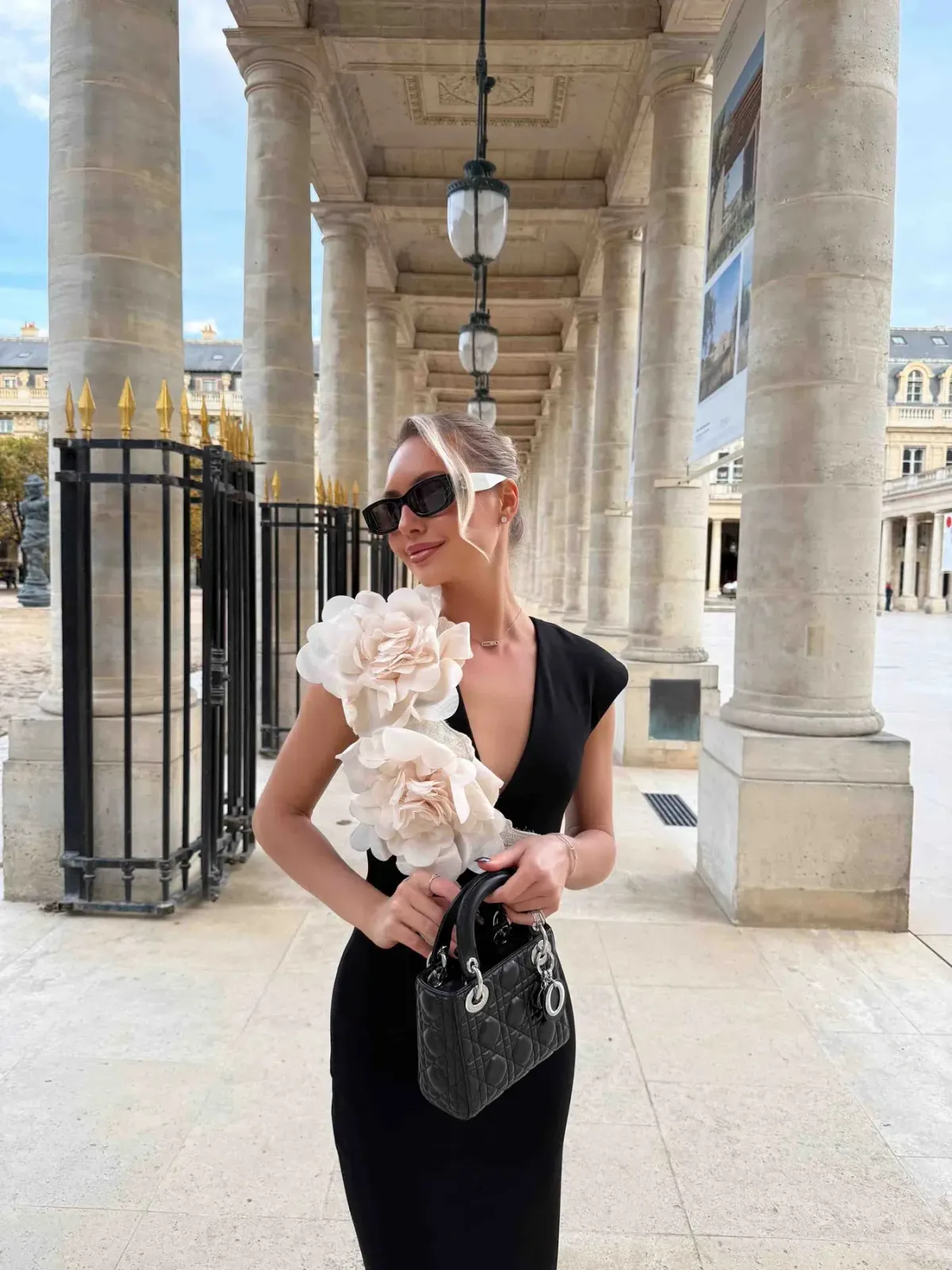 Elliatt Zahara V-Neck Gown in Black Size S/AU 8-10 - Image 2
