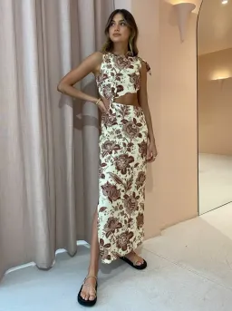 SIR THE LABEL REI KNOT MAXI DRESS IN FLORAL SIZE 6 for rent on The Volte - image 2