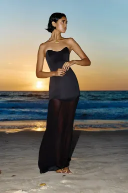 Lexi Zahra maxi size 12  for rent on The Volte - image 3