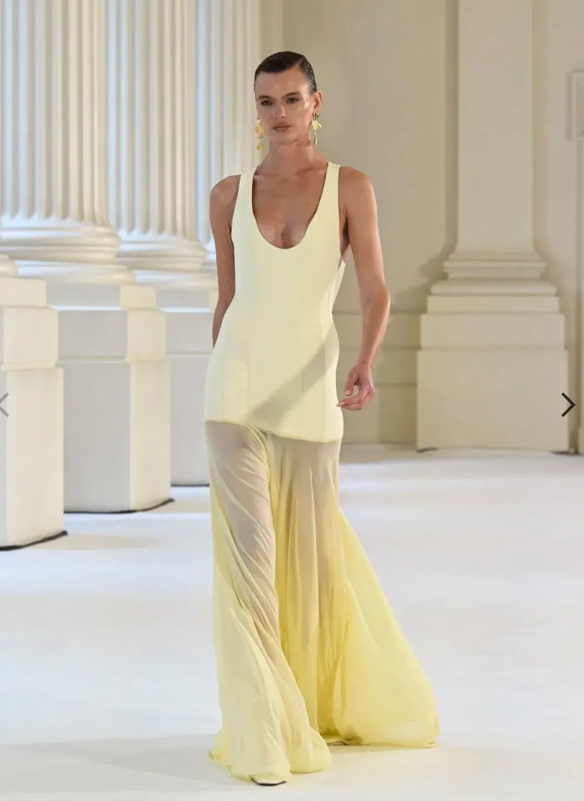 Effie Kats Odesa Gown Lemon Size 6 - Image 1