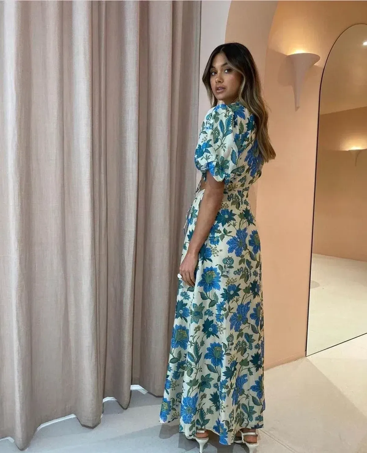 Sir The Label Celia Puff Sleeve Midi Dress in Marguerite Print Size 2 / AU 10 - Image 4