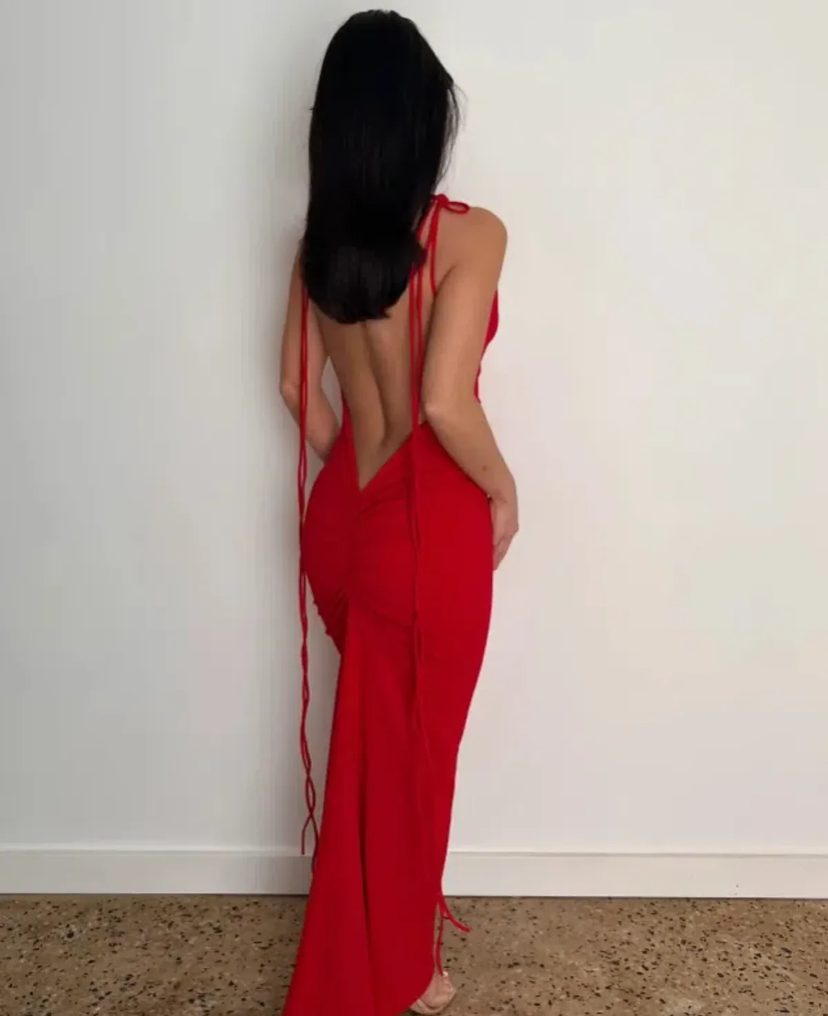 Melani the Label Amra Gown Red Size 8 - Image 1
