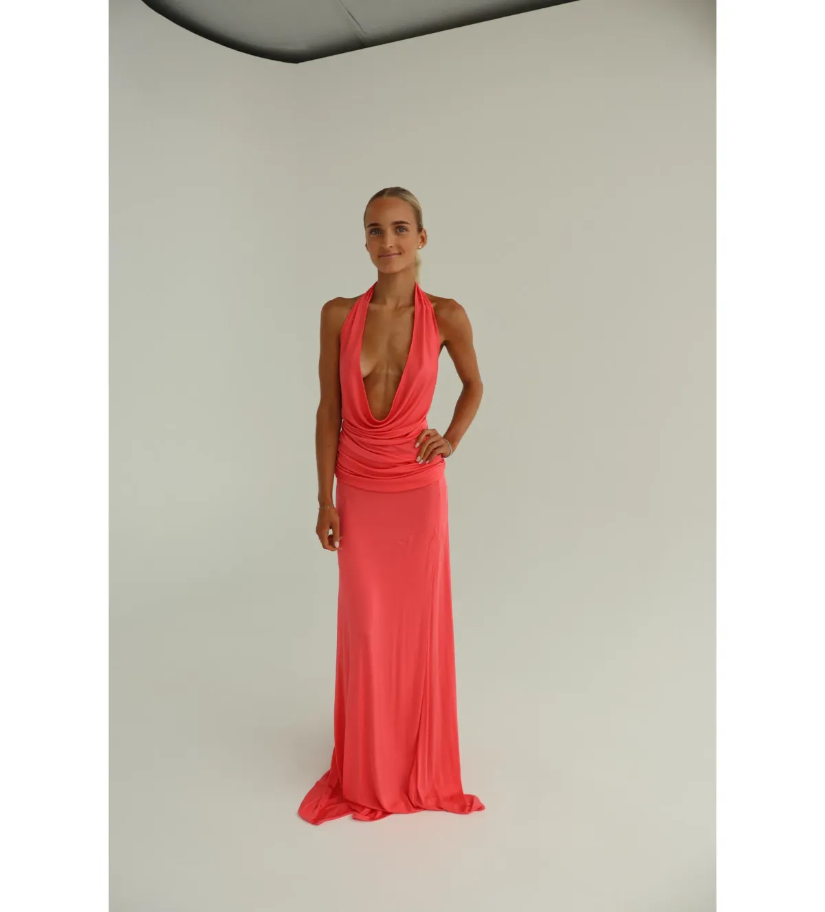 The New Arrivals Ilkyaz Ozel Tanit Draped Satin Gown in Pink Size AU6 - Image 3