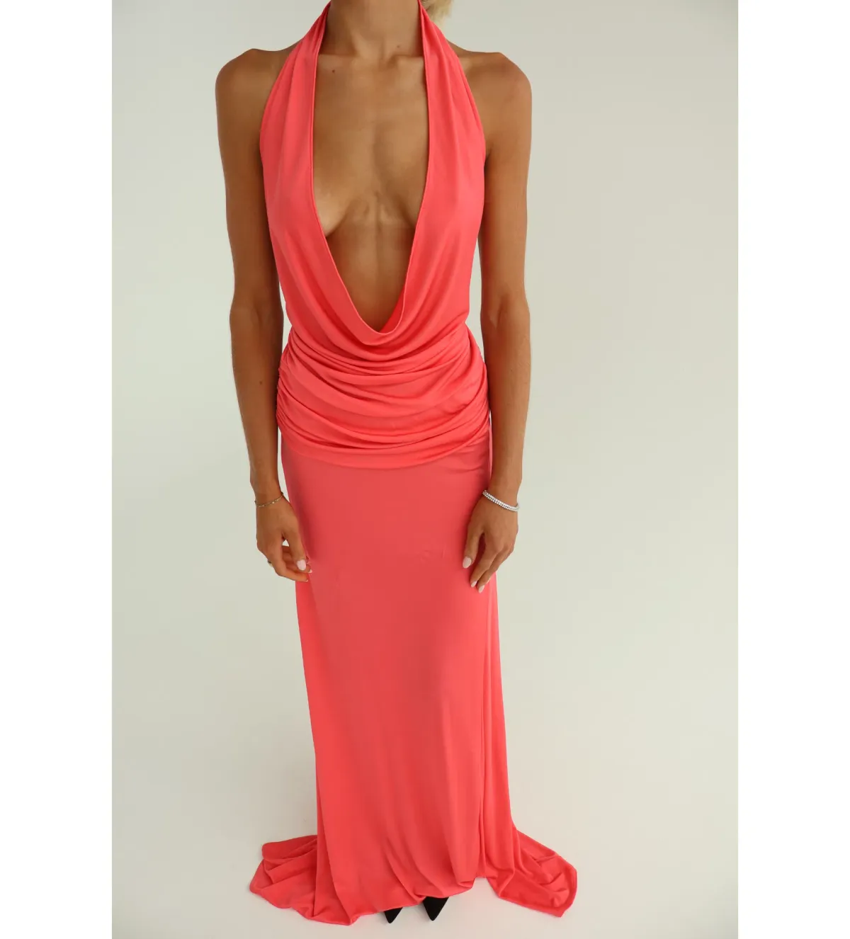 The New Arrivals Ilkyaz Ozel Tanit Draped Satin Gown in Pink Size AU6 - Image 5