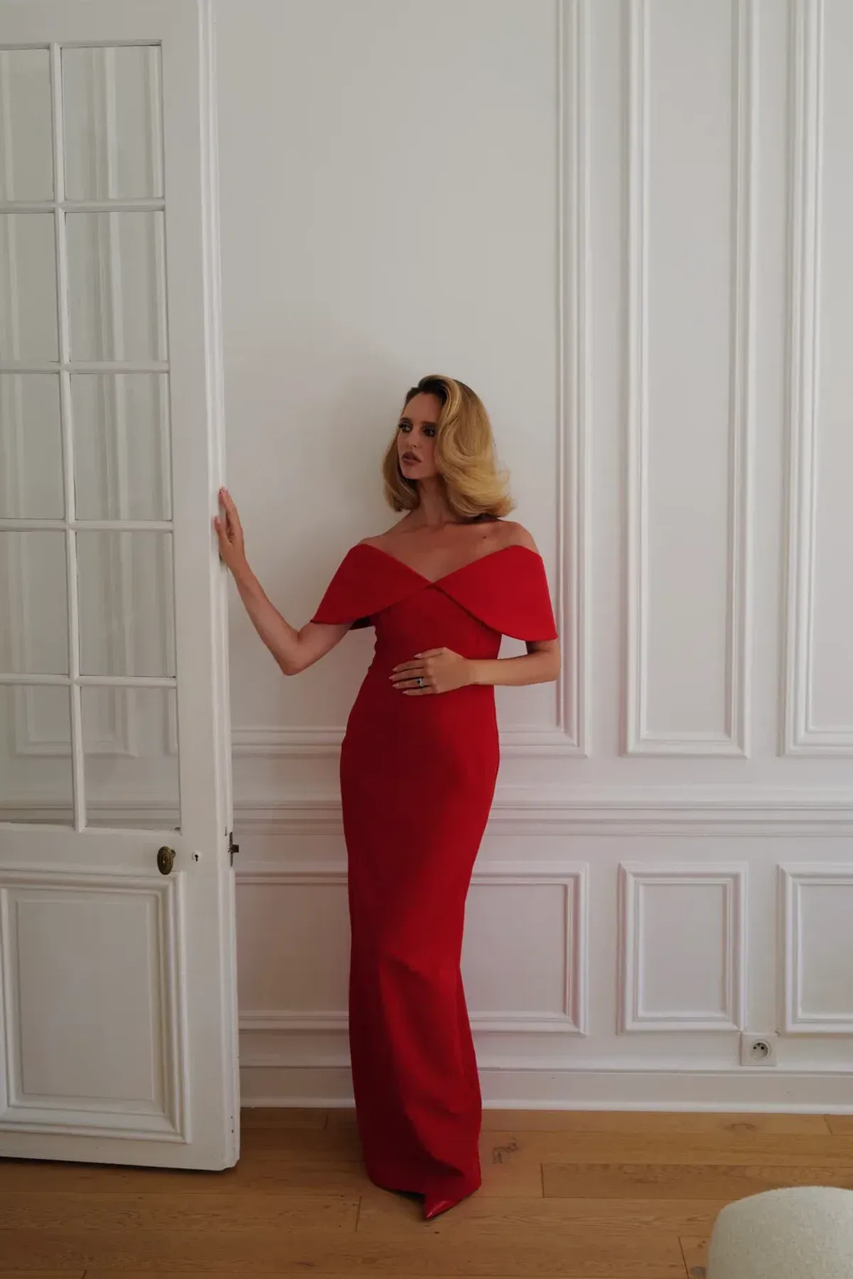 Red Muse by Moos Studio Size 34 - Image 9