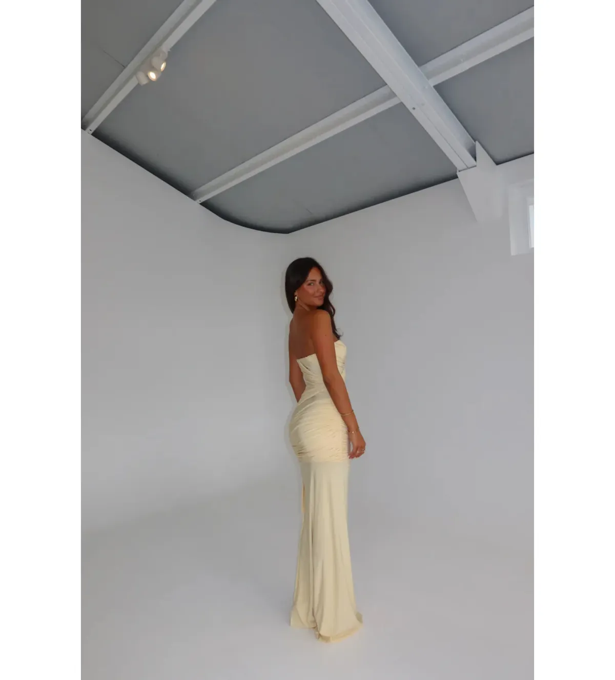 Natalie Rolt Miranda Gown in Yellow Size 2/AU10 - Image 2