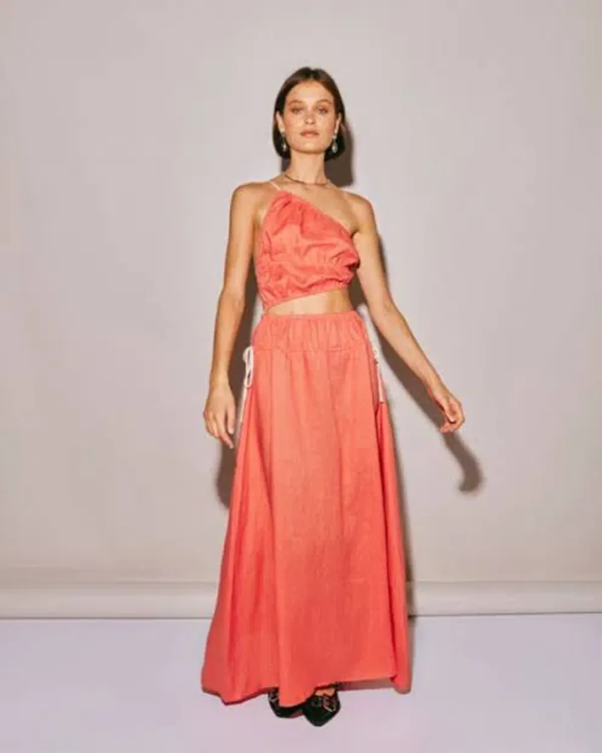 Two piece vrg grl coral linen set - Image 2