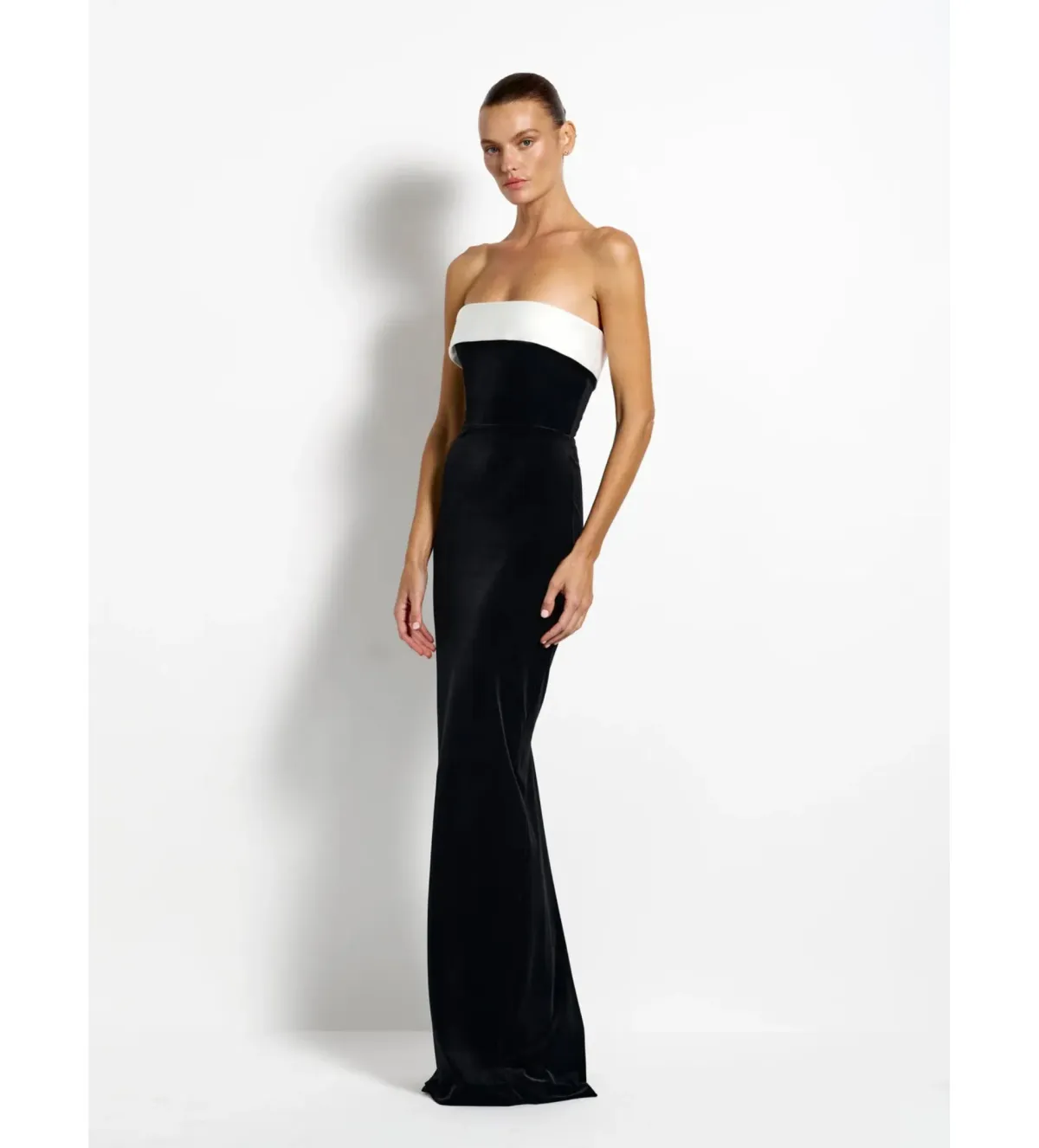 Effie Kats Madison Gown in Black Velvet Size 8 - Image 2