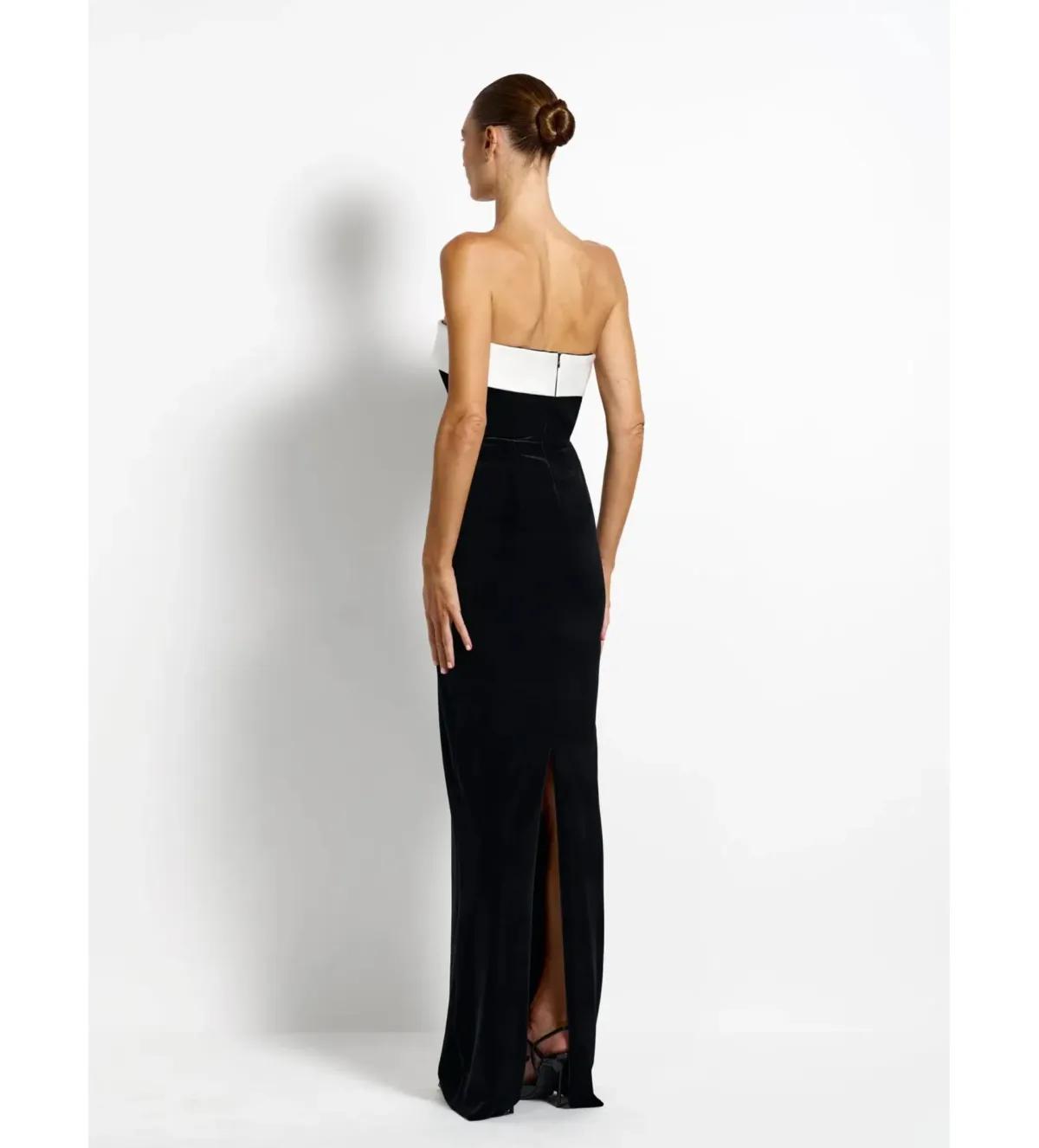Effie Kats Madison Gown in Black Velvet Size 8 - Image 3
